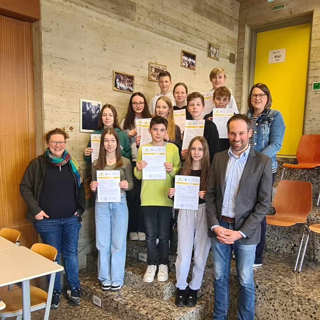 Neue Streitschlichter*innen erhalten Qualipässe