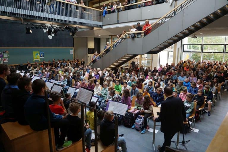 Neue 5er sitzen im Cube