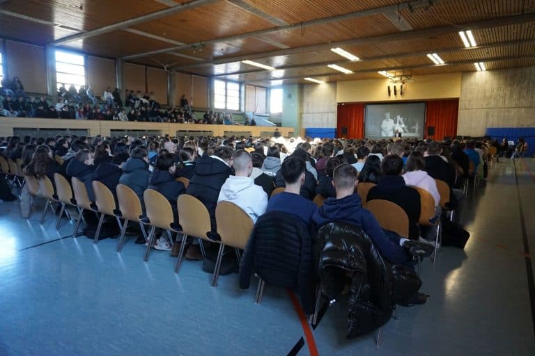 Schülerpublikum in der DSH