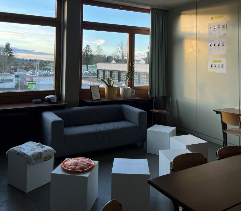 Sitzbereich im SMV-Raum