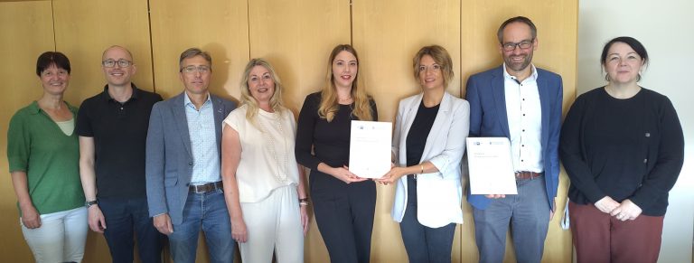 Zertifkatsverleihung zur Bildungspartnerschaft mit Centrotherm und der Volksbank
