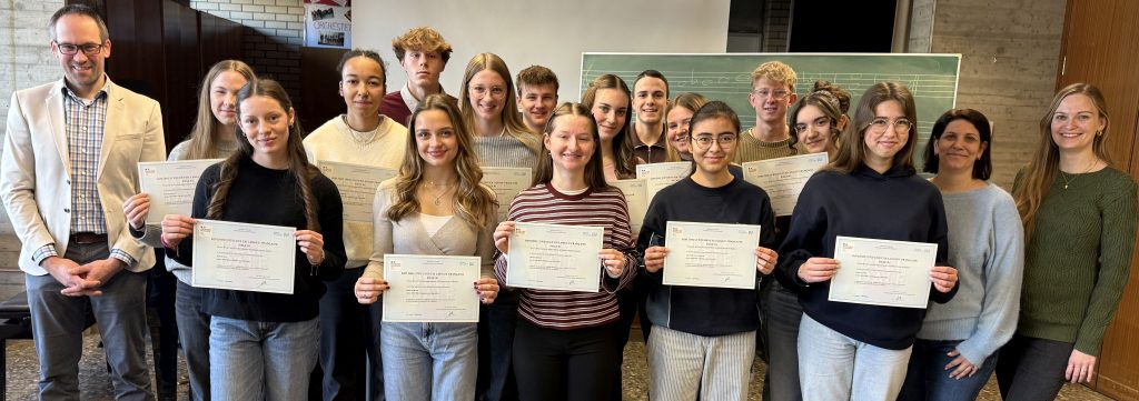 25 Schüler*innen des ASG erhalten ihr DELF-Zertifikat