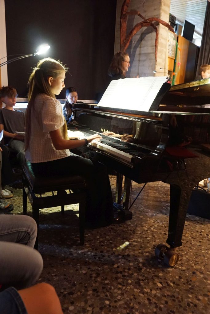 Impressionen des Musicals "Das Gespenst von Canterville" des Unterstufenchors