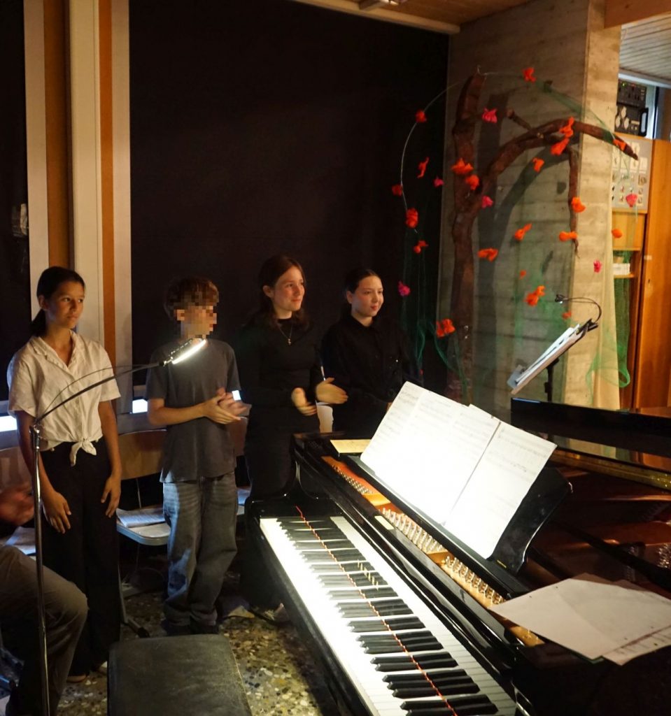 Impressionen des Musicals "Das Gespenst von Canterville" des Unterstufenchors