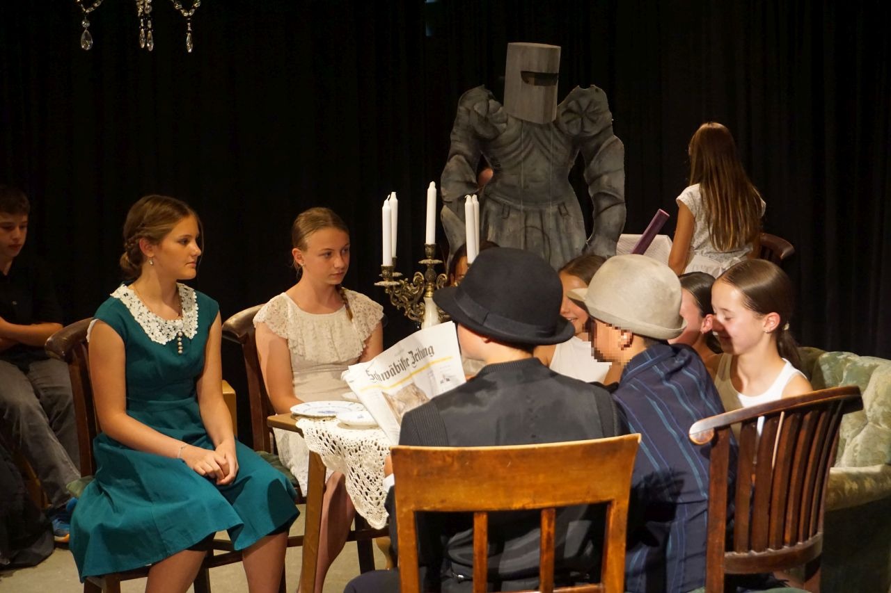 Impressionen des Musicals "Das Gespenst von Canterville" des Unterstufenchors